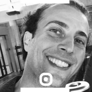 Jean Seb est né en France, d'origine Italienne, il a grandit au Sénégal, en Angleterre et est basé à Montréal - Juin 2022