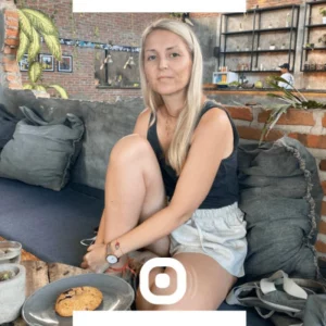 Julie et son hotel en Bambou