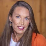 Peggy Velasquez-Dupuy est coach pour ado et adultes qui cherchent leur voix professionnelle