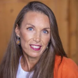 Peggy Velasquez-Dupuy est coach pour ado et adultes qui cherchent leur voix professionnelle