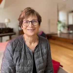 RETOUR EN FRANCE Françoise est la présidente de l'association France Retour Accueil