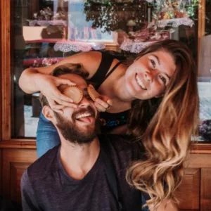 Elisa et Alexandre sont deux paresseux curieux au Pérou