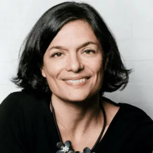 RETOUR EN FRANCE Marie-Anne de Savio parle de la préparation au retour, parents & enfants