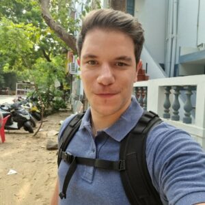 Julien parle de sa vie en Inde à Bangalore en Inde