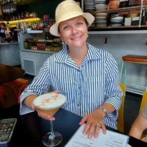 Marie-Emilie parle de sa vie à Melbourne, Australie et de leur retour en France en Juillet