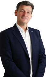Christophe BREMARD Christophe BREMARD, avec plus de 20 ans d'expertise en assurance santé internationale, il accompagne au quotidien les Expatriés dans le monde entier pour leur offrir protection optimale, 24 heures sur 24, 7 jours sur 7.